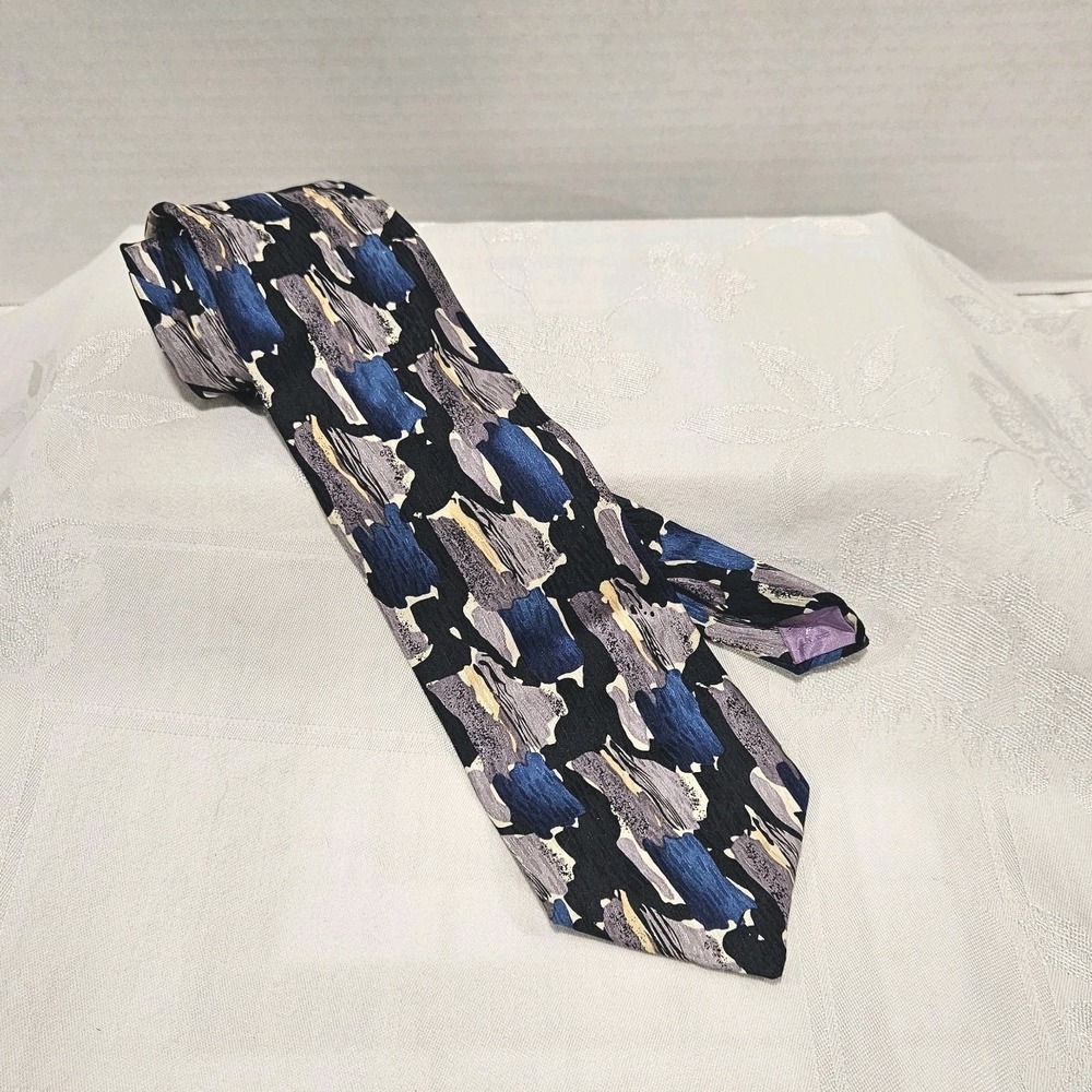 Jimmy V "The V Collection" 100% Silk Mens Tie Abstract Design Made In USA